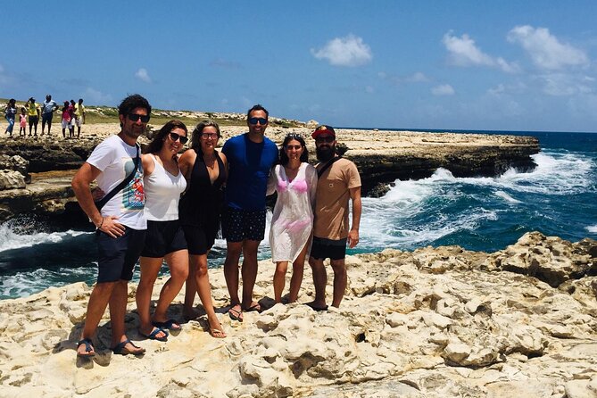 6-Hours Tour East Coast of Antigua: Stingray City, Lunch & Beach - The van ride is part of the sightseeing
