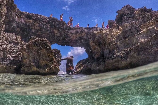 Adventure Power Boat Tour Antigua and Private Laviscount Island - The day in four useful points