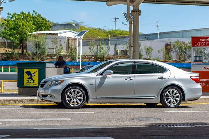 Antigua Airport Private Roundtrip Transfer to and from Royalton Antigua Resort - Driver service and the human touch