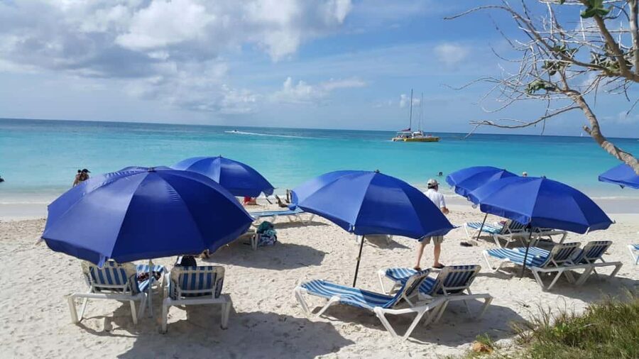 Antiguan experience home tour with local guide with lunch - Meeting point, languages, and practical details