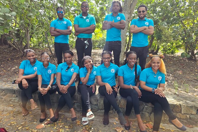 Biggvee Chauffeur service - A private Antigua ride instead of a fixed group tour